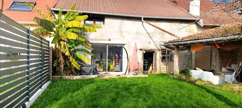 Maison à ETREPIGNEY