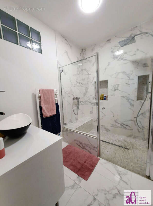 Appartement à L'HAY-LES-ROSES