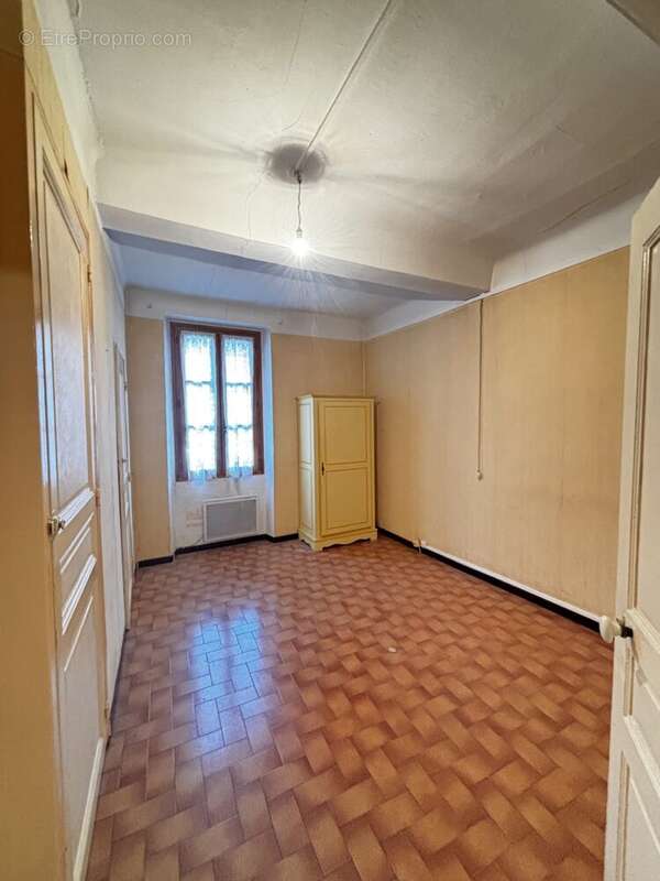 Appartement à LE MUY