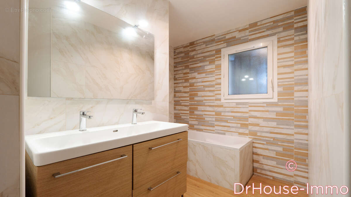 Maison à VOUNEUIL-SOUS-BIARD