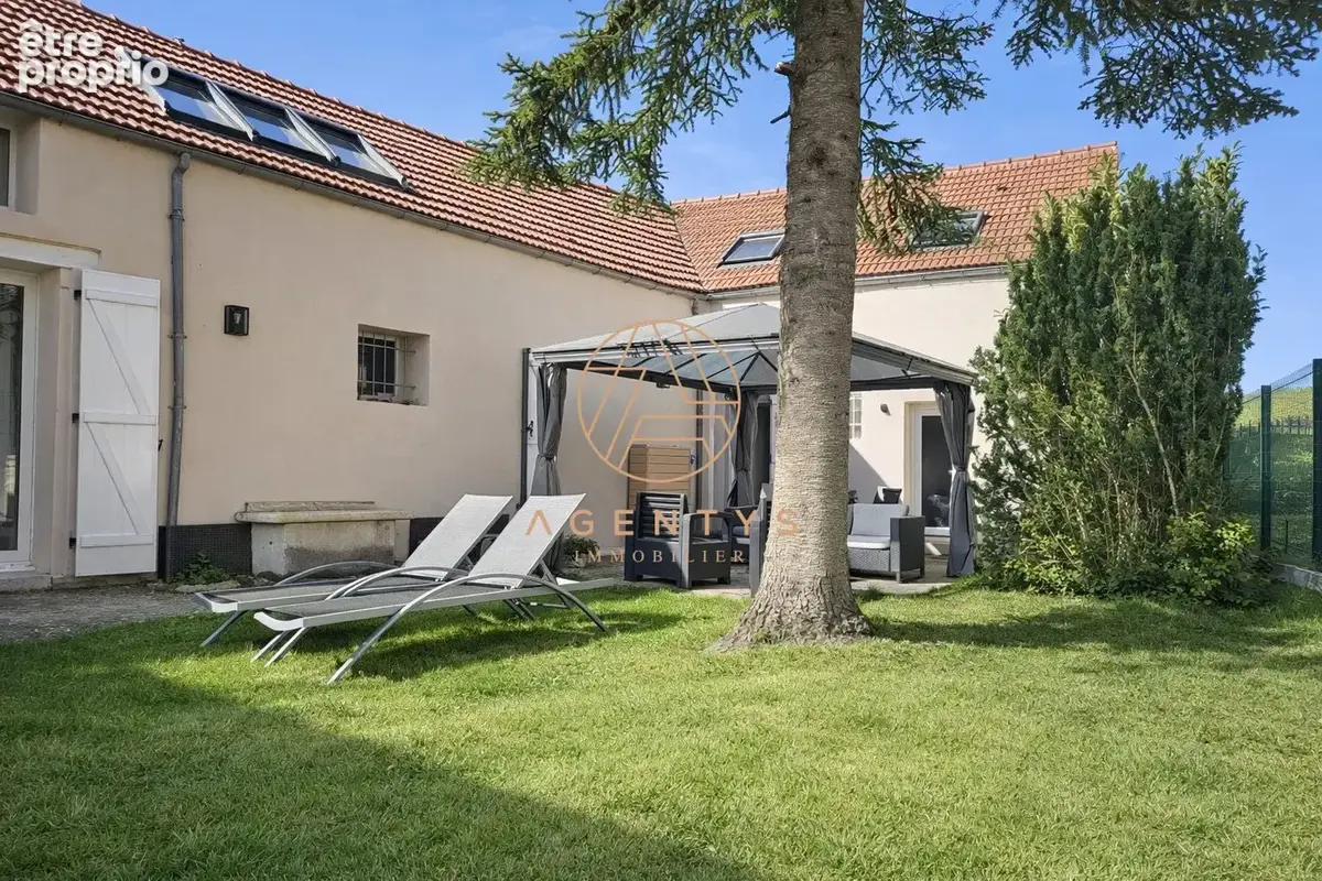 Maison 8 pièces 220 m² à vendre à Emerainville (77184) - photo 1