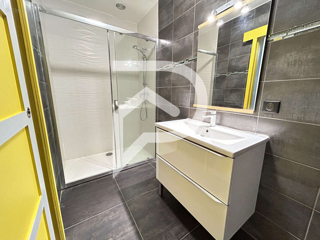 Maison à SAINT-LAURENT-D'AIGOUZE