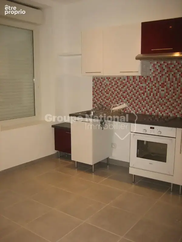 NÎMES Quartier Hoche-Sernam Immeuble de 3 appartements avec garage et cour - photo 13