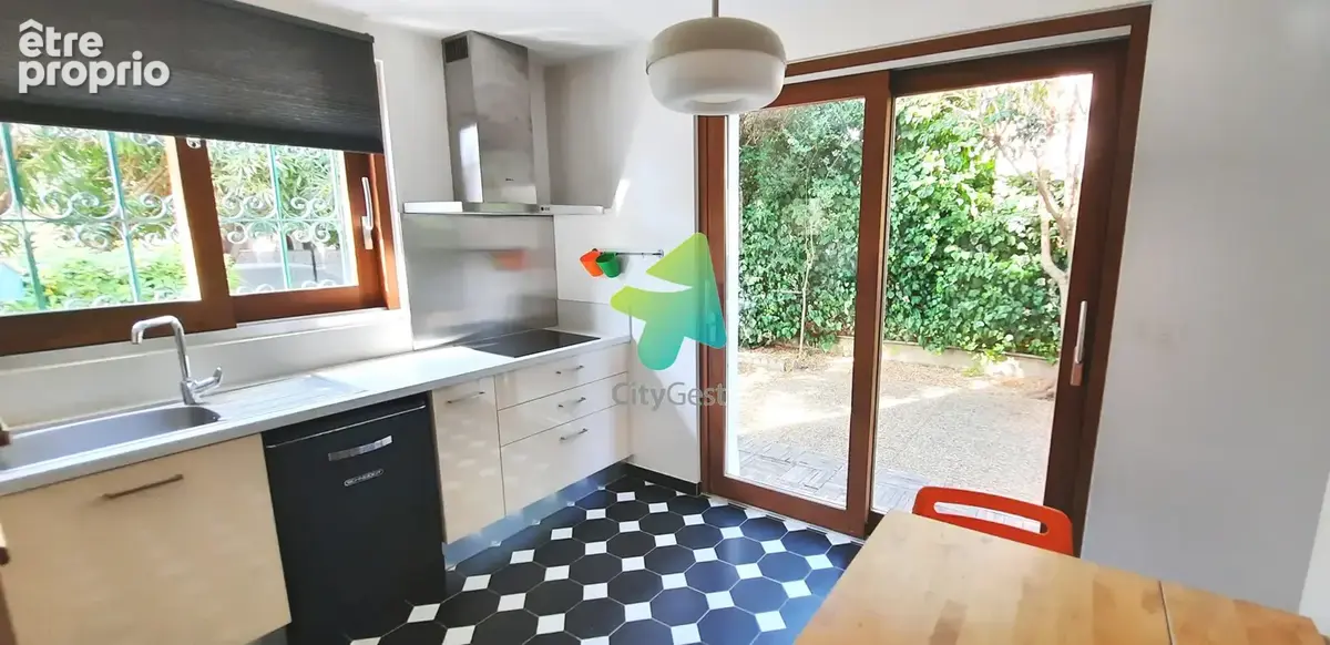 Villa Type 5 de 150 m2 jardin piscine - photo 4