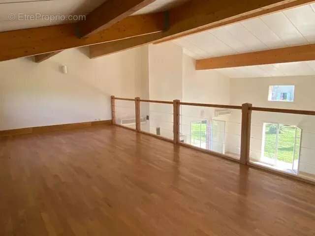 Ferme rénovée  avec piscine sur 2900 m² de terrain - photo 8