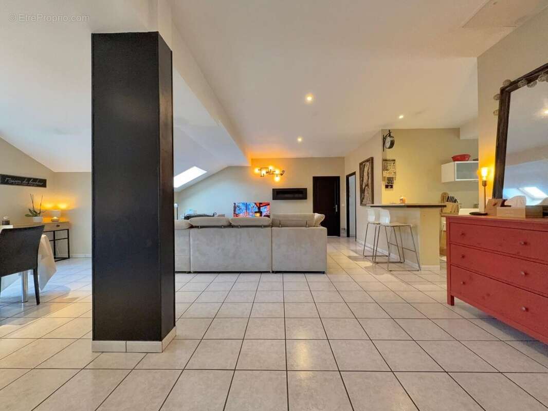 Appartement à ARS-SUR-MOSELLE