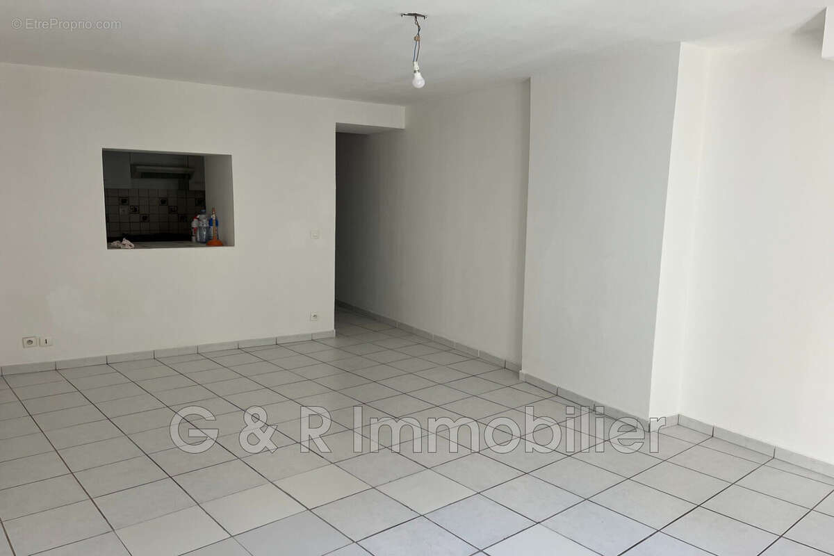 Appartement à AURIOL