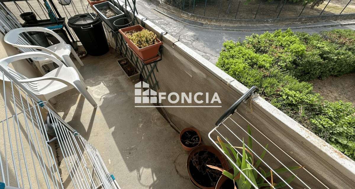 BRIGNOLES - Appartement T3, loué, avec balcon, loggia et cave - photo 7