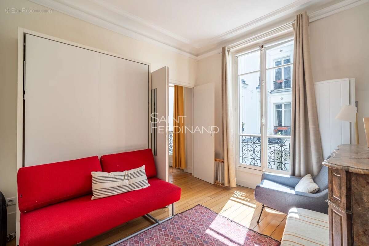 Appartement à PARIS-17E
