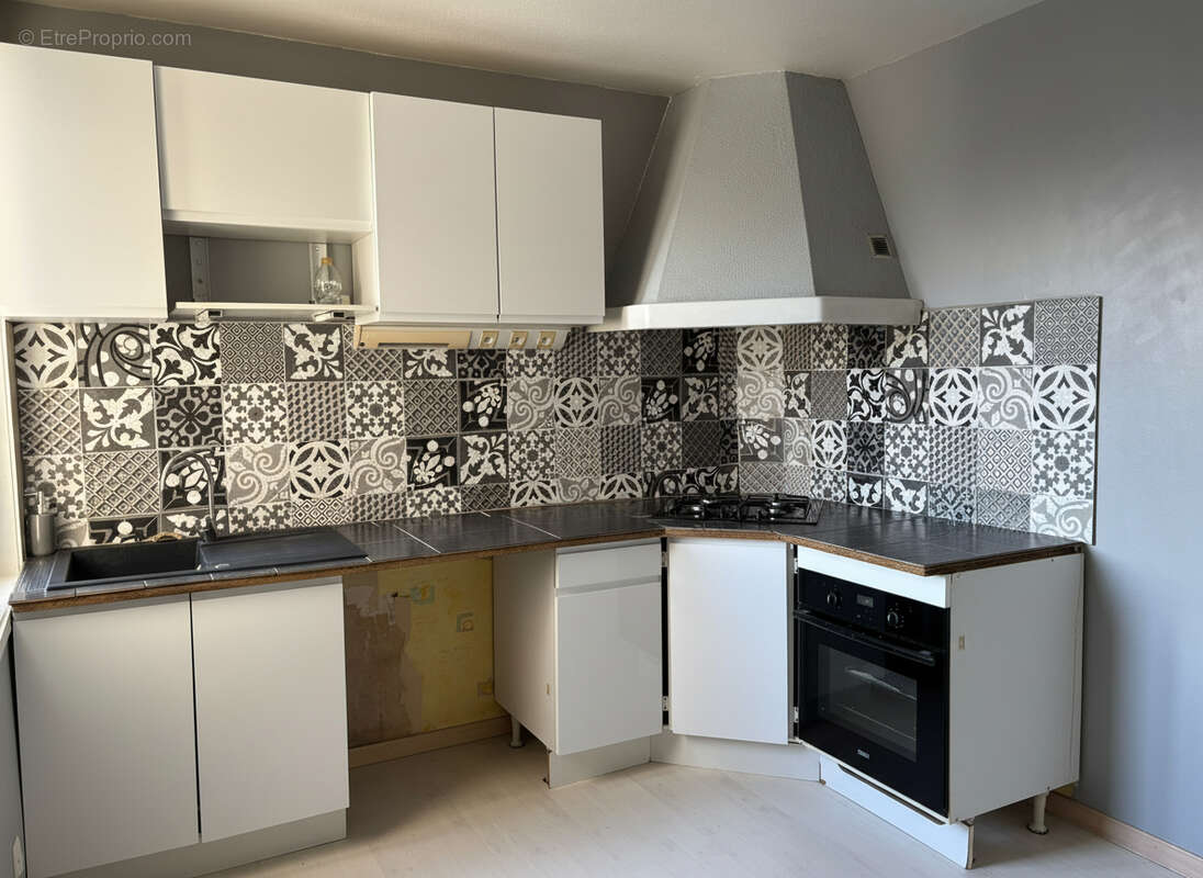 Appartement à ONET-LE-CHATEAU