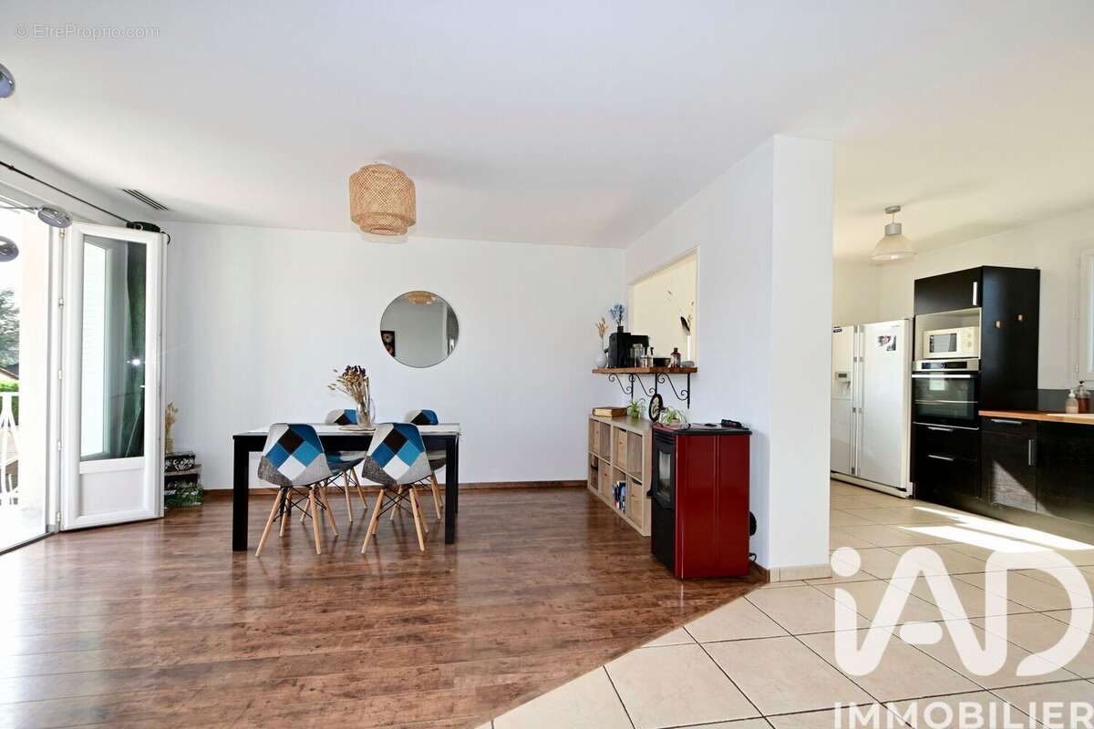 Photo 5 - Maison à SAINT-BONNET-DE-MURE