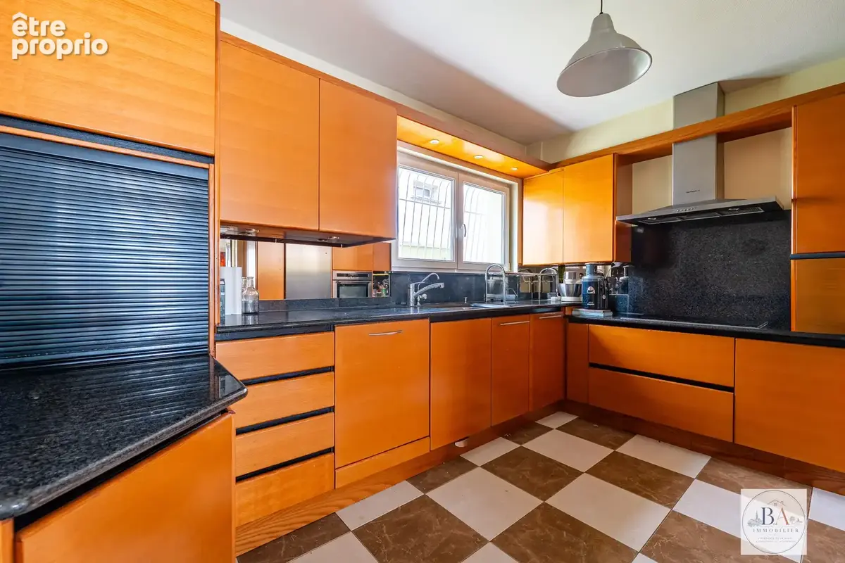 Maison de caractère 158M2 + Cour + Garage - photo 6