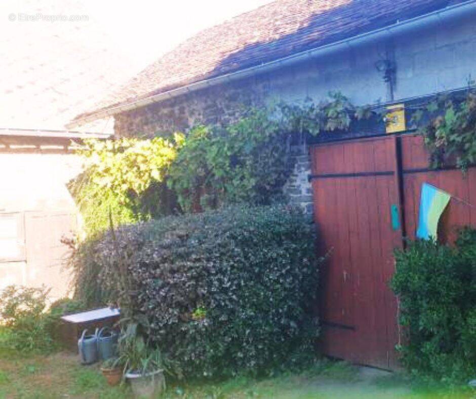 Maison à SAINT-YBARD