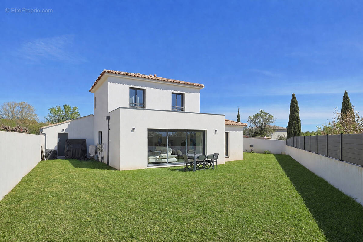 Maison à PUGET-VILLE