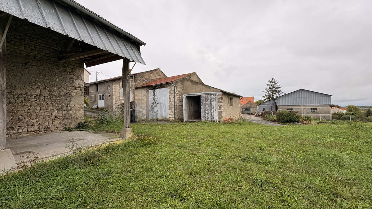 Maison à NAVES
