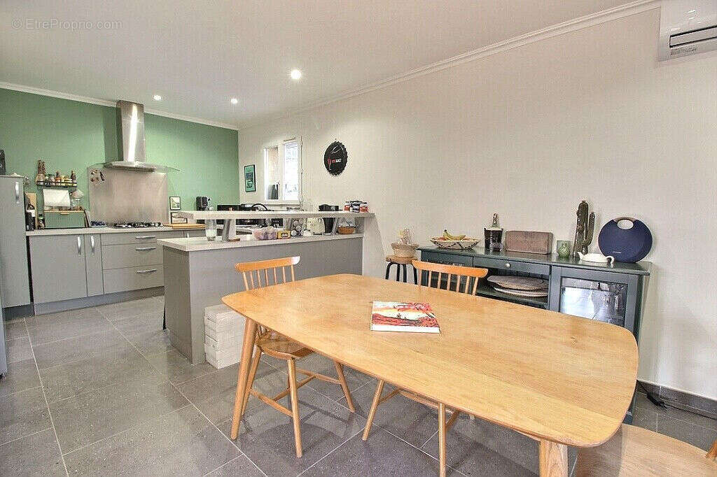 Maison à ROQUEBRUNE-SUR-ARGENS