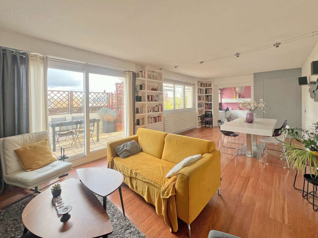 Appartement à COURBEVOIE