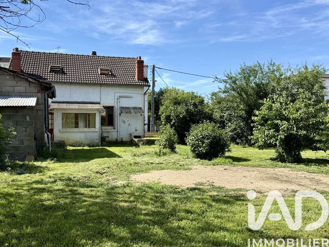 Photo 2 - Maison à SAINT-AMAND-MONTROND