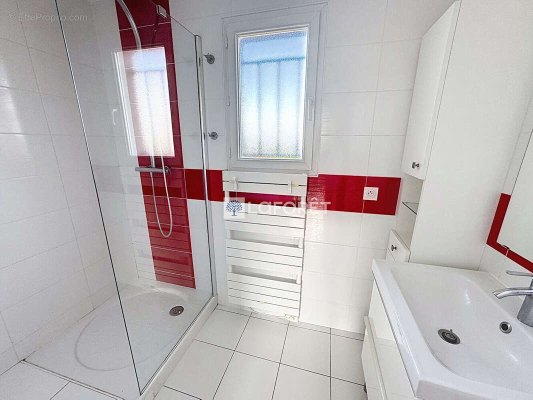 Maison à L'ISLE-D'ABEAU