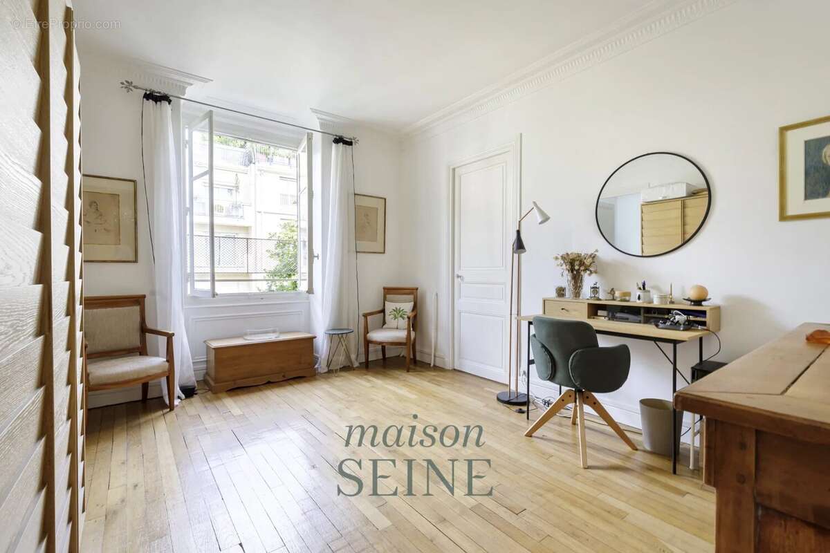 Appartement à NEUILLY-SUR-SEINE