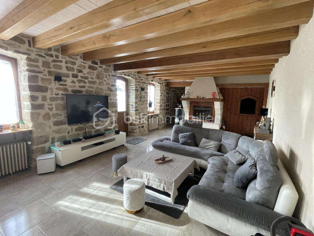 Maison à SAINT-GERMAIN-LAVAL