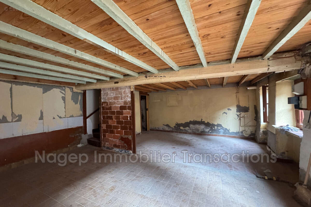 Maison à AIGUEPERSE