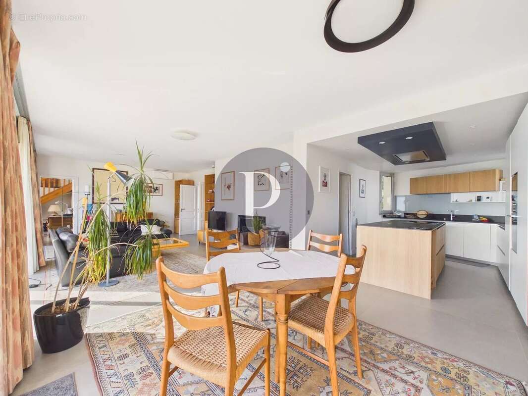 Maison à LE PLESSIS-ROBINSON