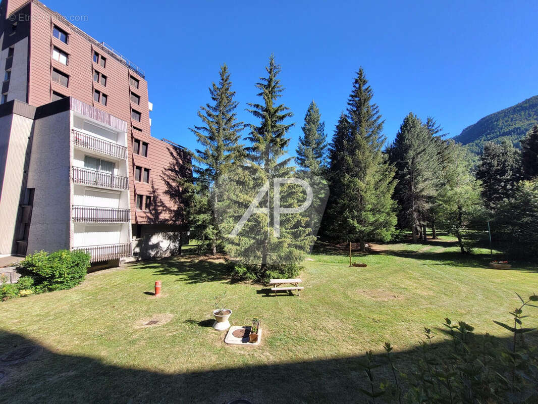 Appartement à LA SALLE-LES-ALPES