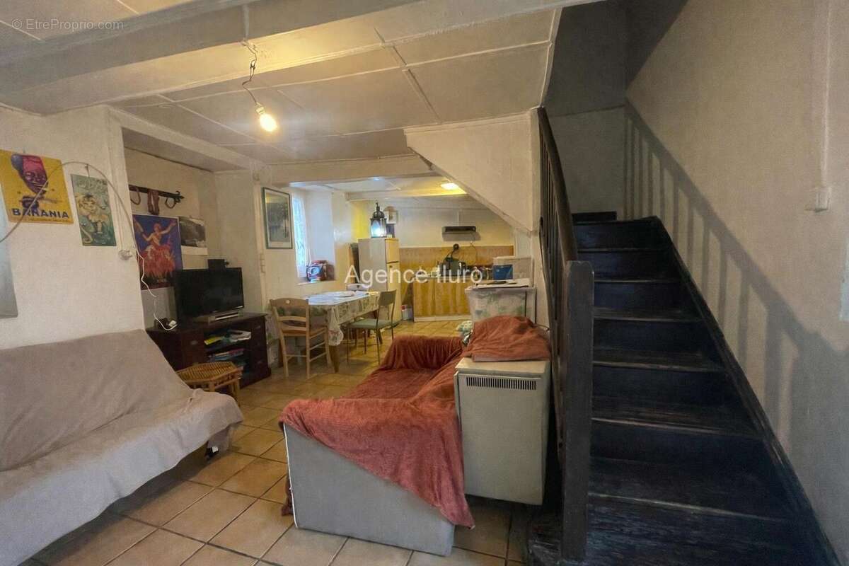 pièce - Maison à OLORON-SAINTE-MARIE