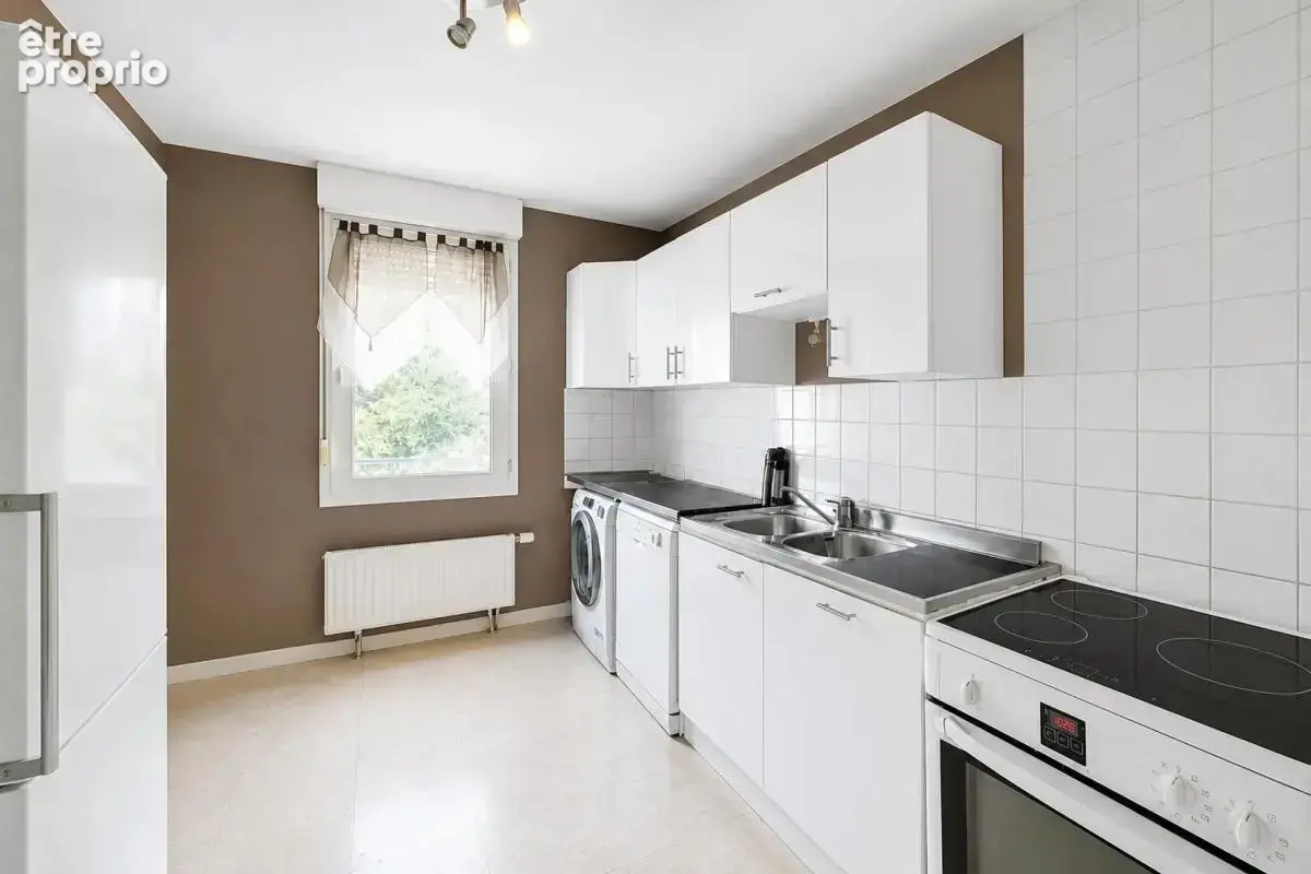 Appartement de 4 pièces de 85 m² à Saint-Genis-Pouilly - photo 4