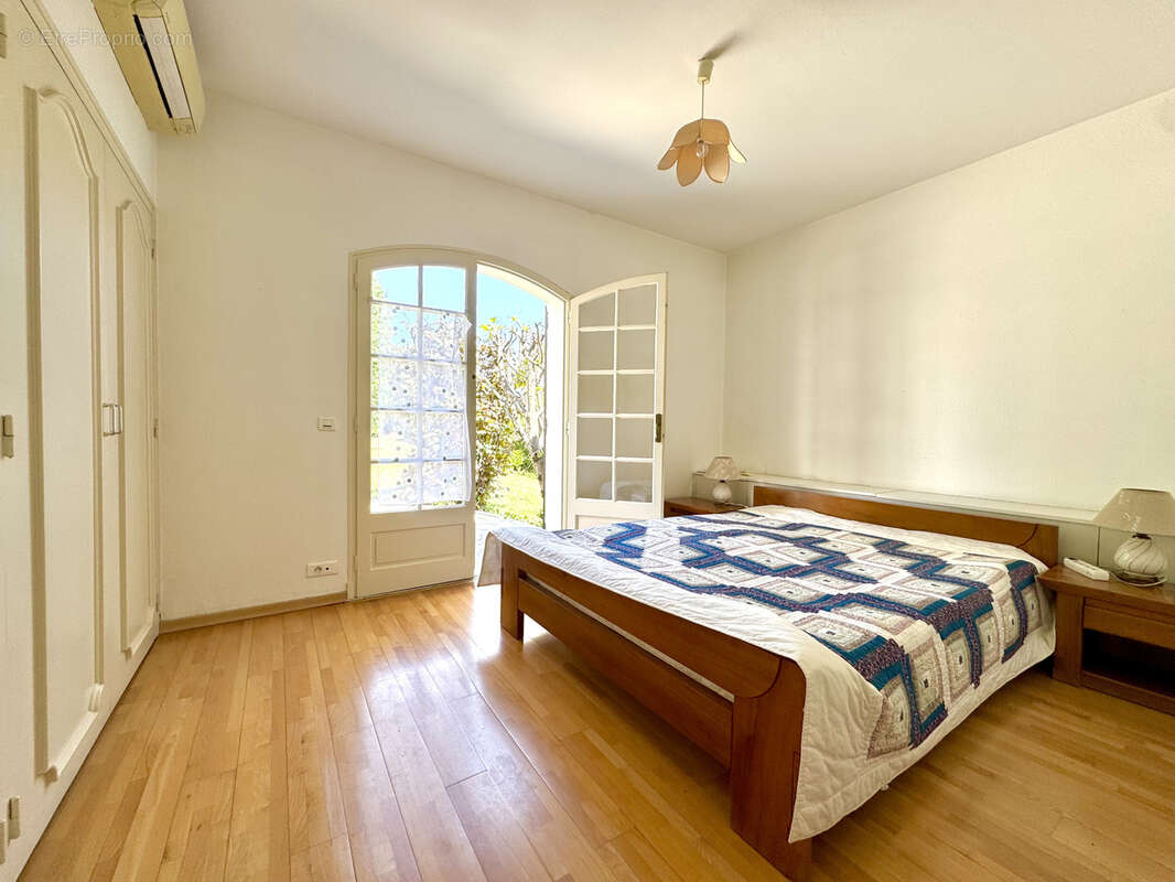 Maison 200m2 avec jardin et piscine - photo 7
