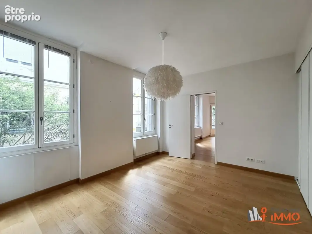 Appartement 101 m² à Saint-Etienne  - photo 8