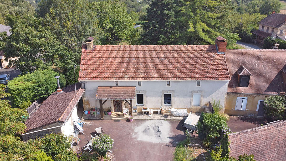 Propriété Saint Genies 10 pièce(s) 187 m2 - photo 4