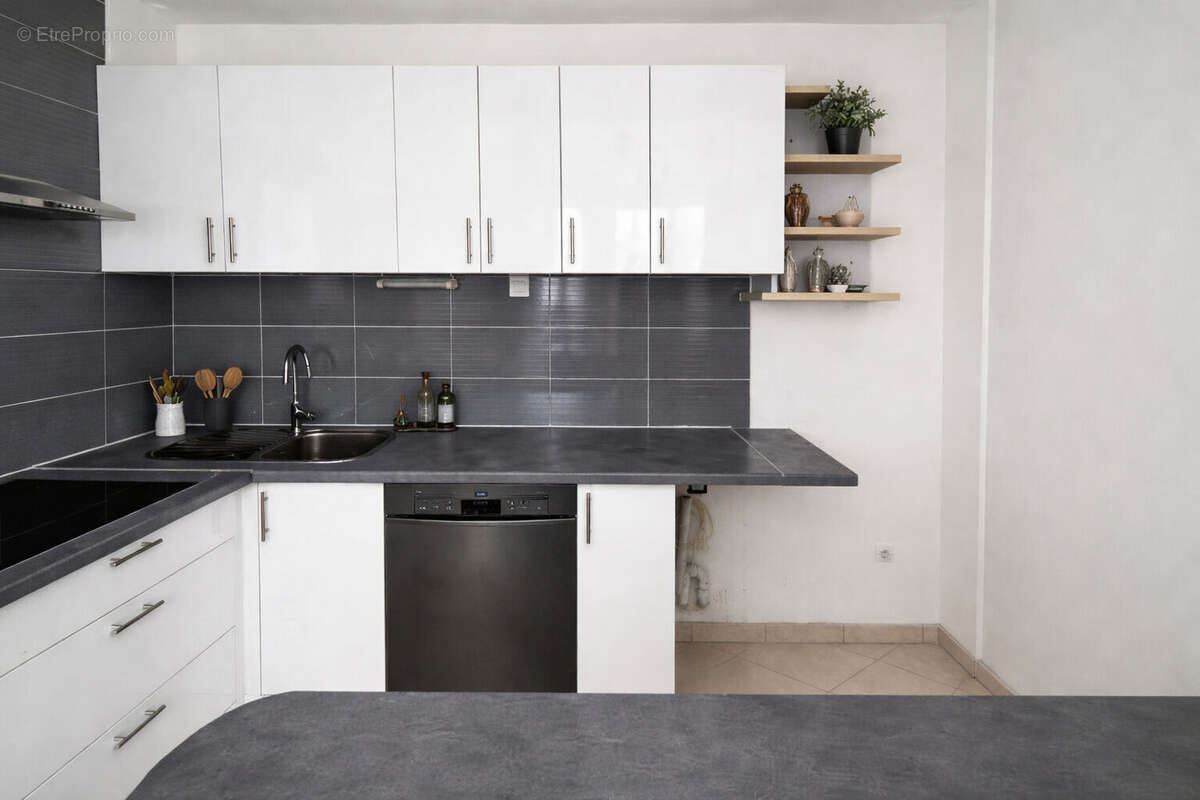 Appartement à SAINT-THIBAULT-DES-VIGNES