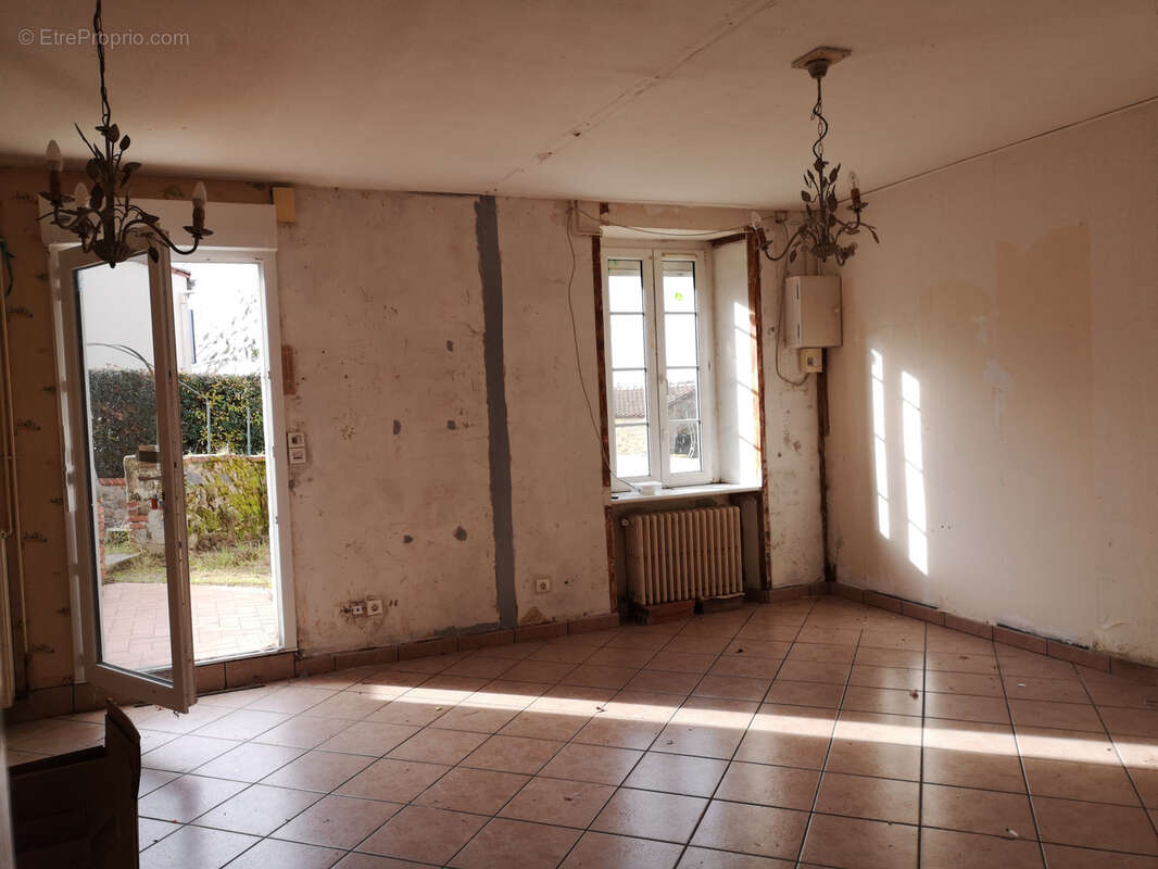 Maison à MENOMBLET
