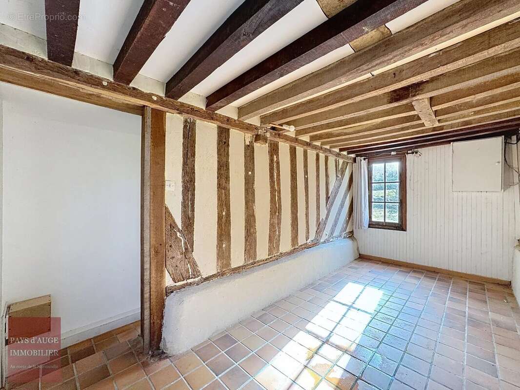 Maison à SAINT-GEORGES-EN-AUGE