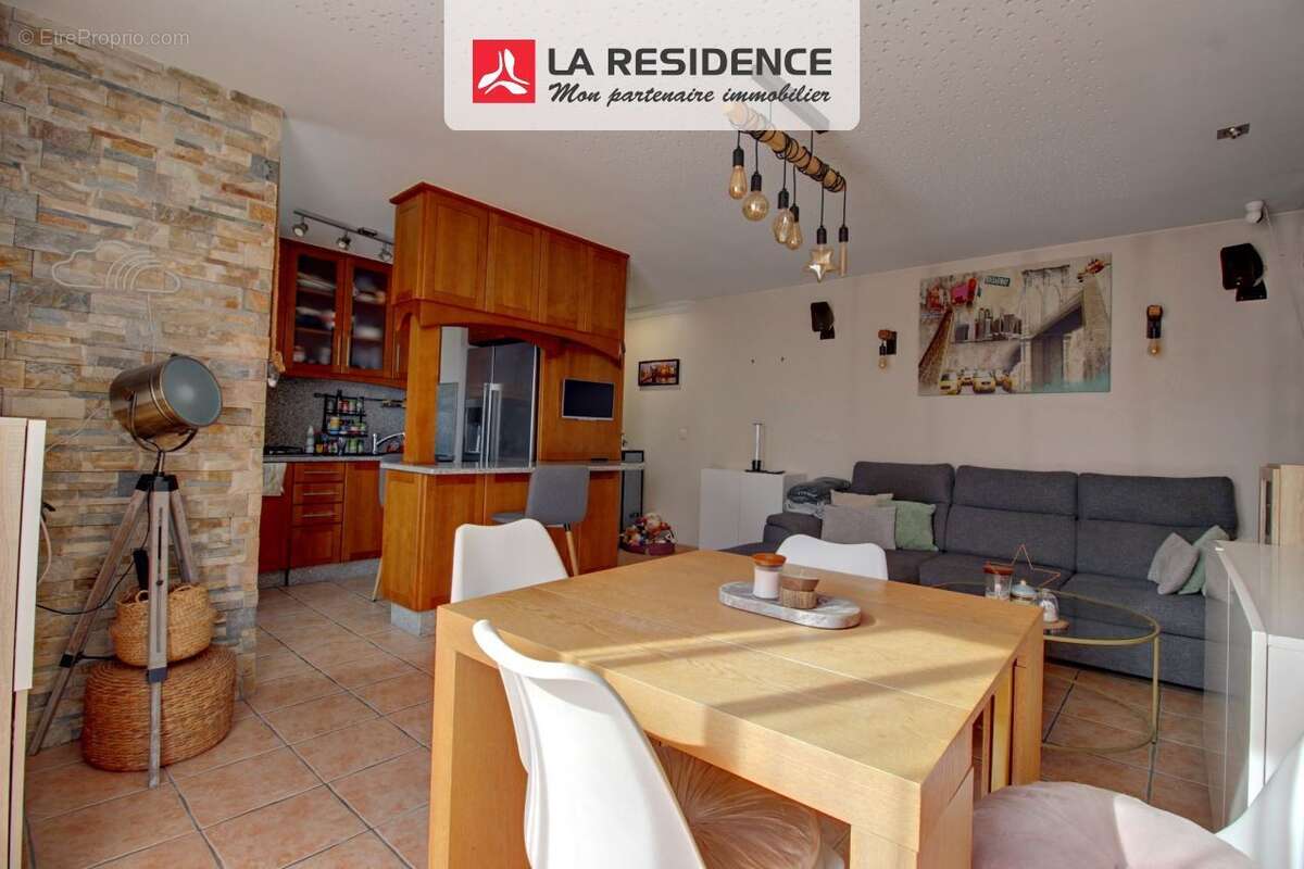 Appartement à SARTROUVILLE