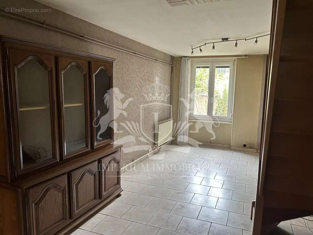 Maison à LINY-DEVANT-DUN