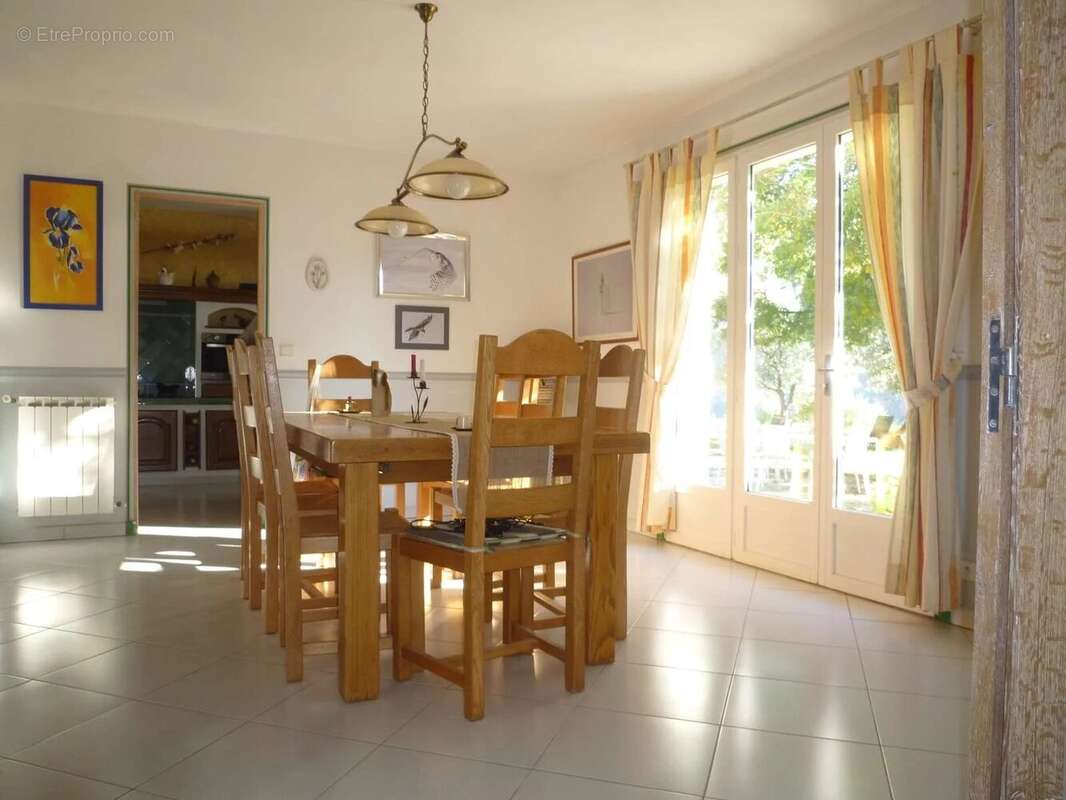 Maison à PUGET-THENIERS