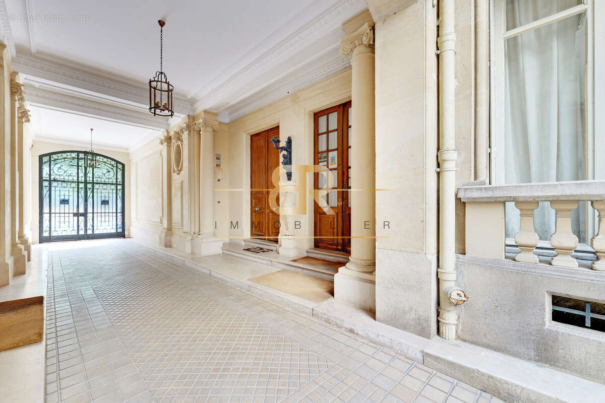 Appartement à PARIS-7E