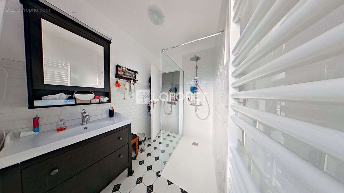 Appartement à LYON-8E