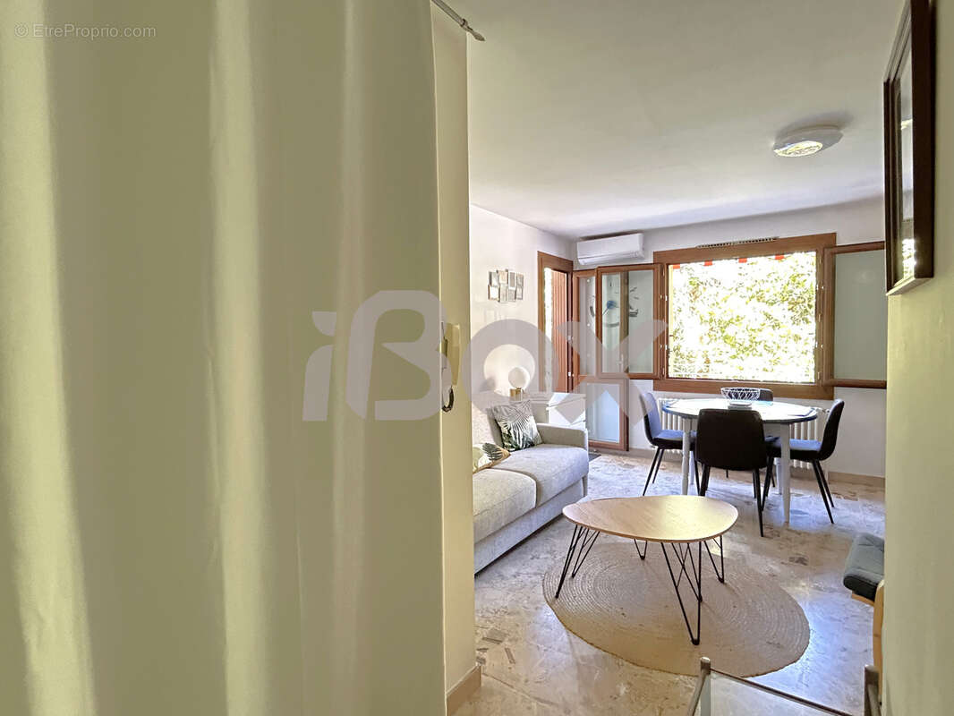 Appartement à SANARY-SUR-MER