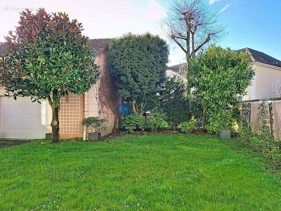 Maison à BAILLY-ROMAINVILLIERS