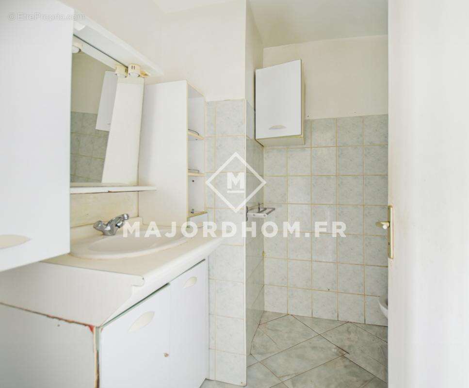 Appartement à MARSEILLE-4E