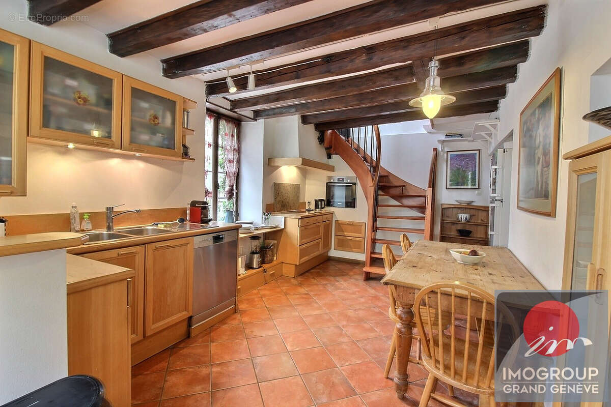 Maison à CESSY