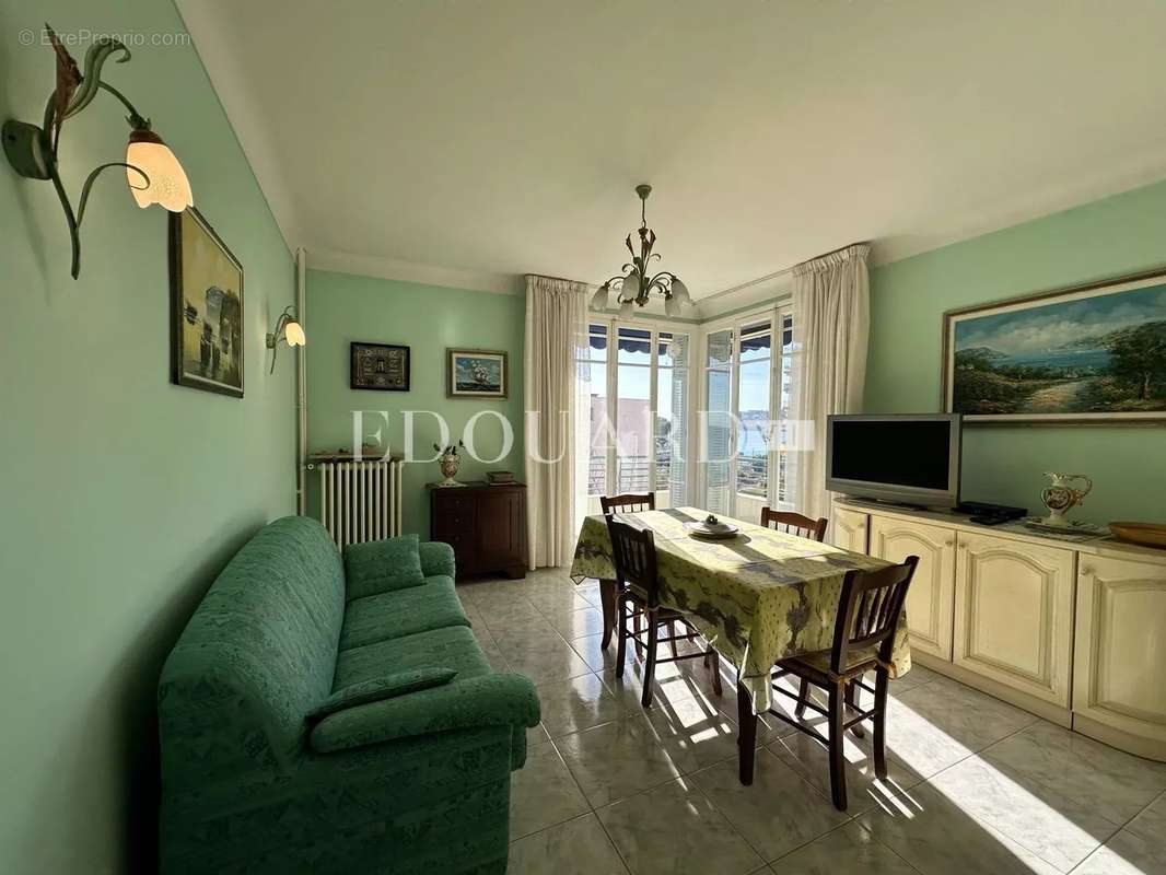 Appartement à ROQUEBRUNE-CAP-MARTIN