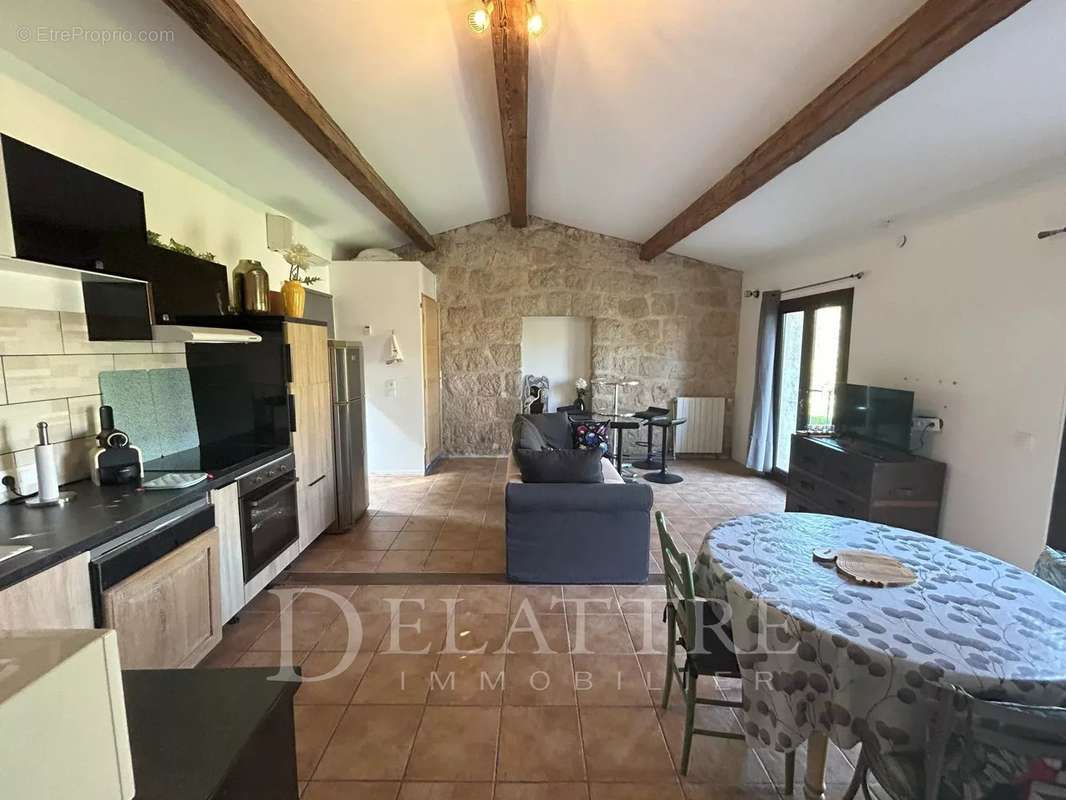 Maison à ROQUEFORT-LES-PINS