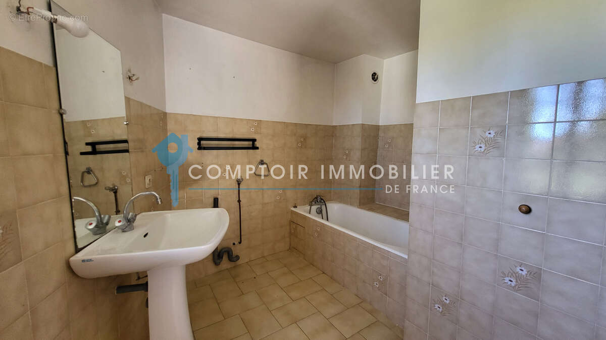 DPT GARD (30), à vendre, SAINT CHRISTOL LES ALES, maison de village type 6 de 132m2 habitables avec cour, terr - photo 9