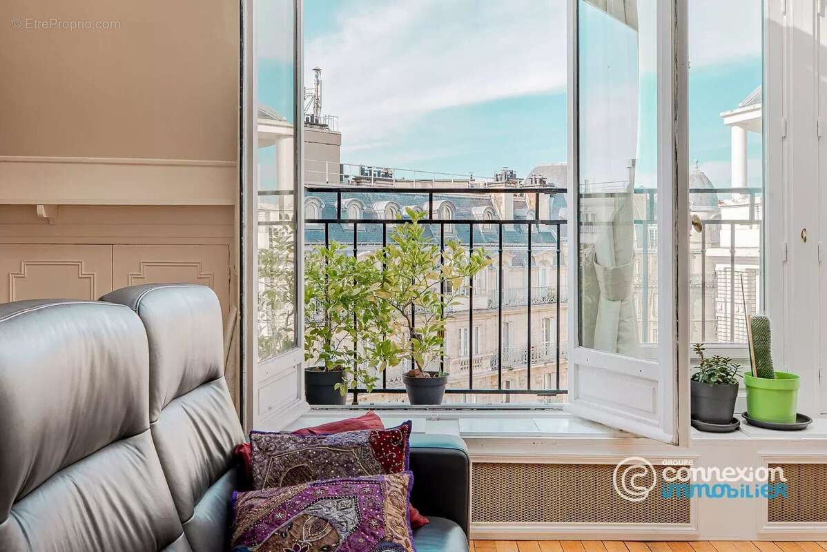 Appartement à PARIS-16E