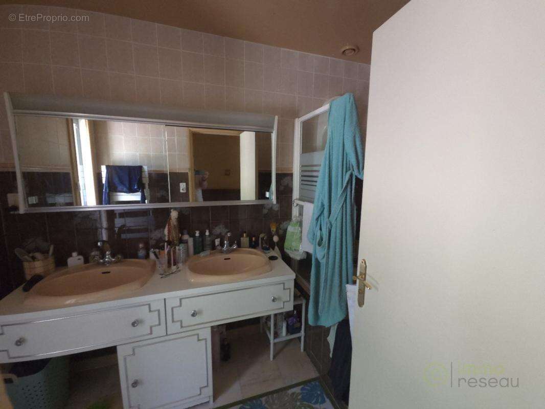 Maison 180 m² à Ludesse  - photo 7